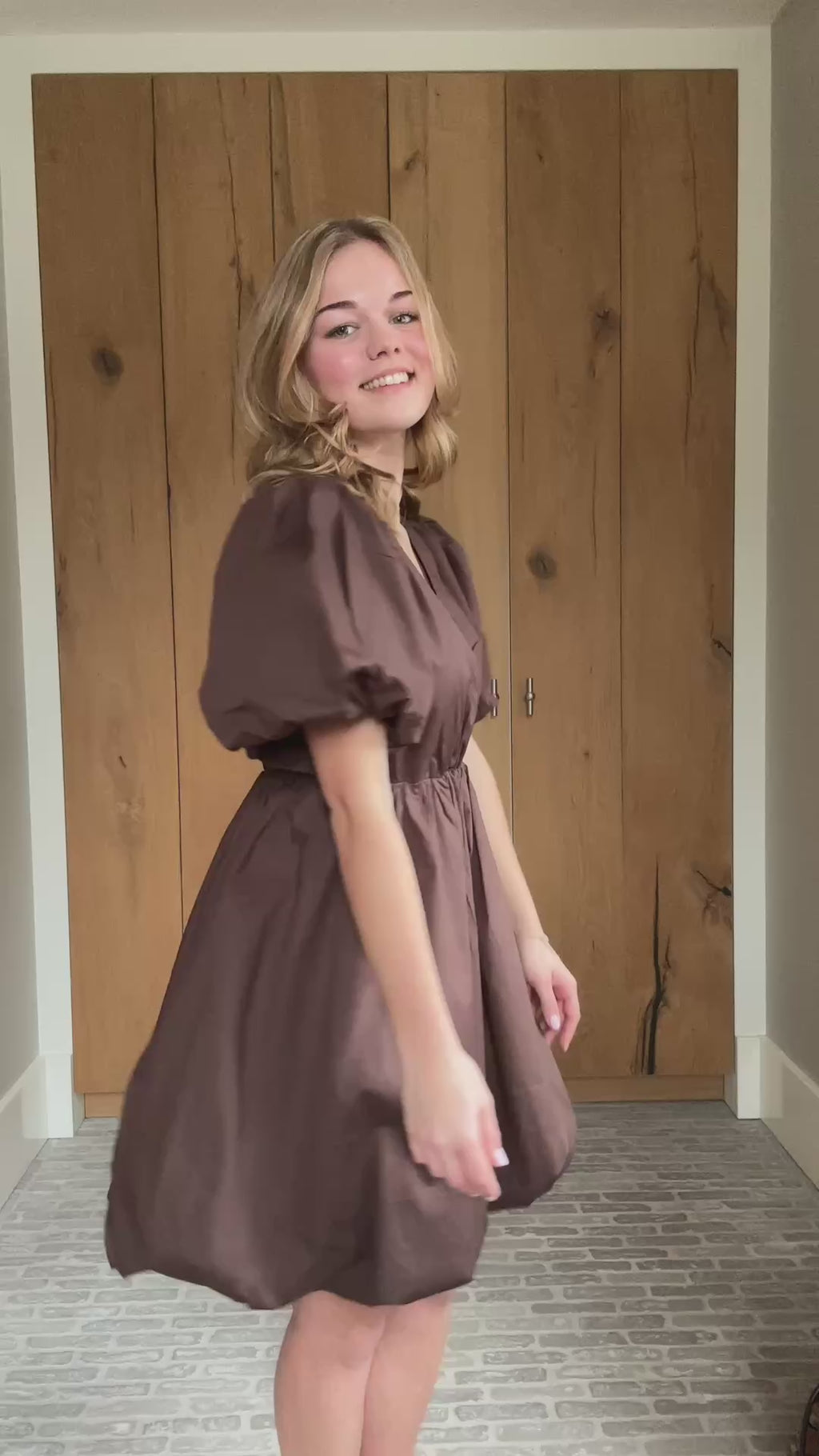 Ateljemel Chocoladebruine Geplooide Jurk