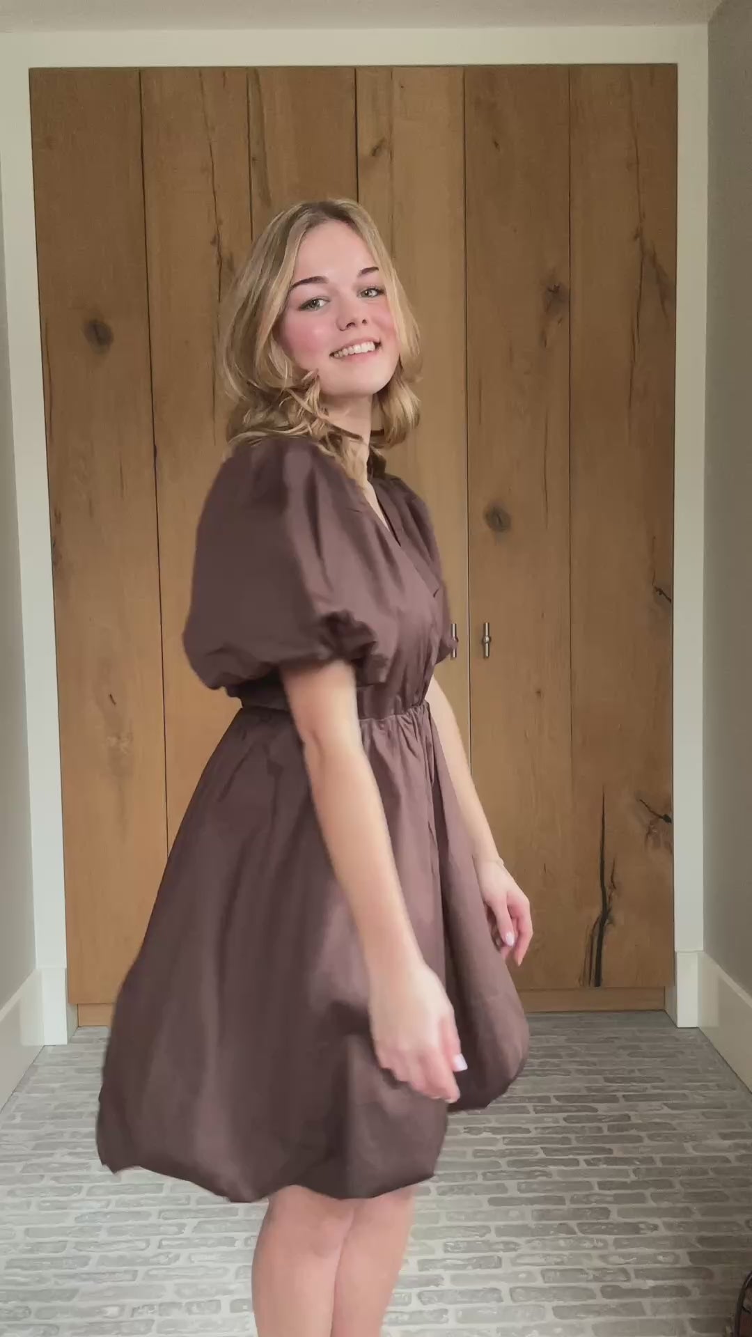 Ateljemel Chocoladebruine Geplooide Jurk